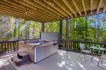 MAINFLOOR SCREENED IN PORCH W/ GRILL 